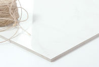 Utilisation d'intérieur et extérieure de tuile moderne blanche de porcelaine de Carrare de plancher et de mur