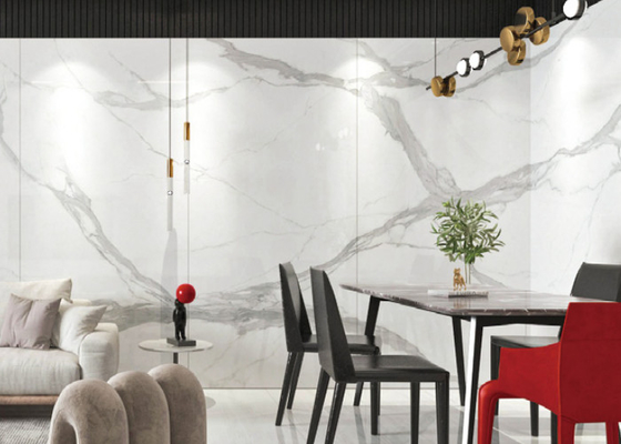 1200*2800mm Carreaux de porcelaine d'intérieur blancs et durables avec absorption de l'eau 0,5%