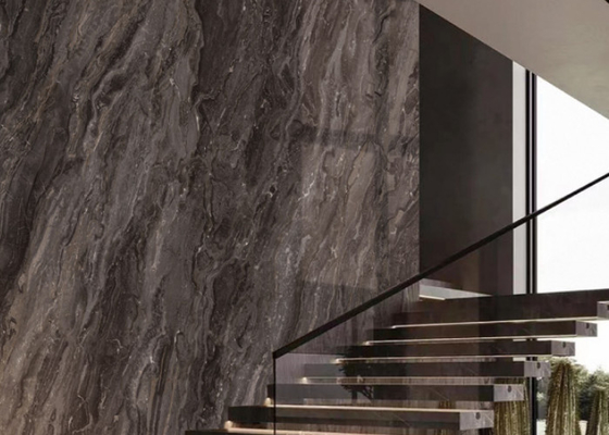 Les carreaux en porcelaine blanche polies à l'intérieur sont la solution idéale pour votre espace