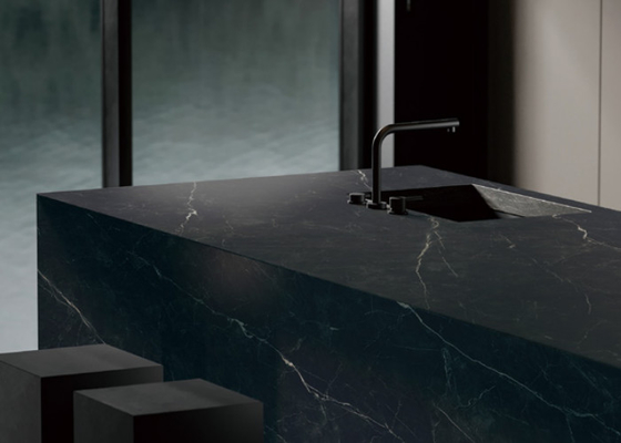 Porcelaine en céramique à l'intérieur, facile à entretenir et poli, résistant aux taches < 0,5% absorption d'eau