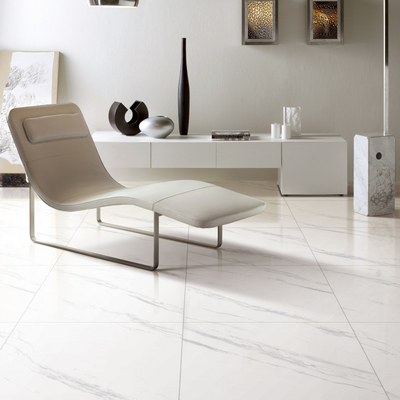 Panneaux de carrelage en porcelaine à l'intérieur pour rénovation de bureaux