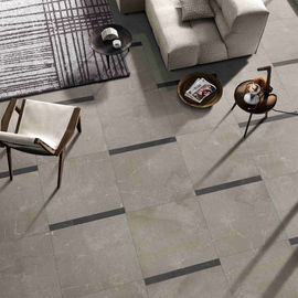 Carrelage moderne beige crème de salle de bains, carrelage en pierre de regard de preuve de glissement