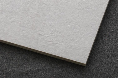 La salle de toilette moderne résistante chimique de mélange de pierre de tuile de porcelaine couvre de tuiles le certificat de la CE