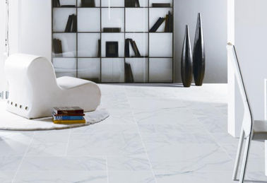 Glissez non la tuile de marbre de porcelaine de regard, vitré porcelaine de Carrare carrelage les tuiles d'intérieur de porcelaine