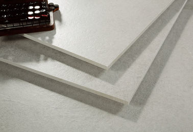 Tuile de salle de bains de porcelaine de couleur de carillon/carreaux de céramique plancher extérieur rustique naturel