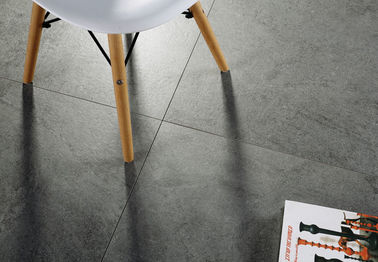 Carrelage en céramique rustique classique avec le carreau de céramique de salle de bains de Matt Surface Grey Floor Tiles