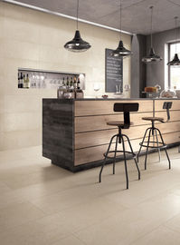 Le mur en céramique d'intérieur couvre de tuiles 24 x 24 pouces, carrelages beiges de marbre de couleur