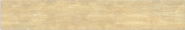 La porcelaine beige de couleur de sembler du bois naturel couvre de tuiles le plancher 48