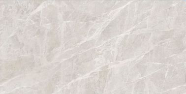 Couche de marbre de la tuile 900*1800mm Grey Color Natural Looking Finish de porcelaine de regard polie par miroir de plancher