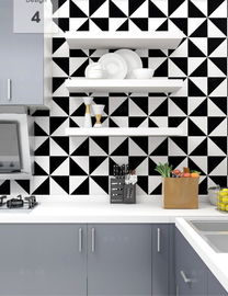Le multiple modèle la tuile blanche et noire de mur de pièce de 300*300mm